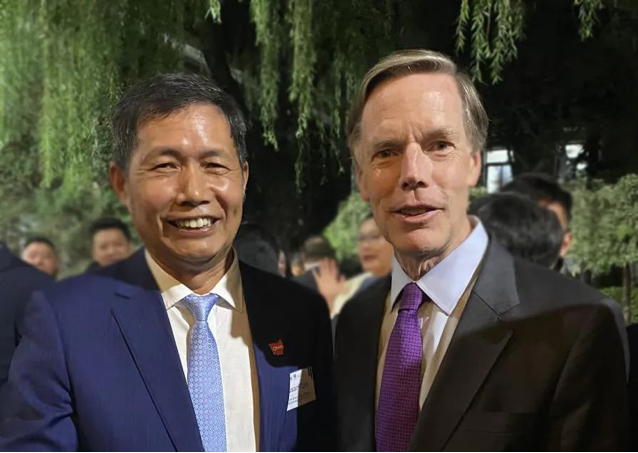 覃九三董事长应邀参加“选择美国投资者峰会”晚宴